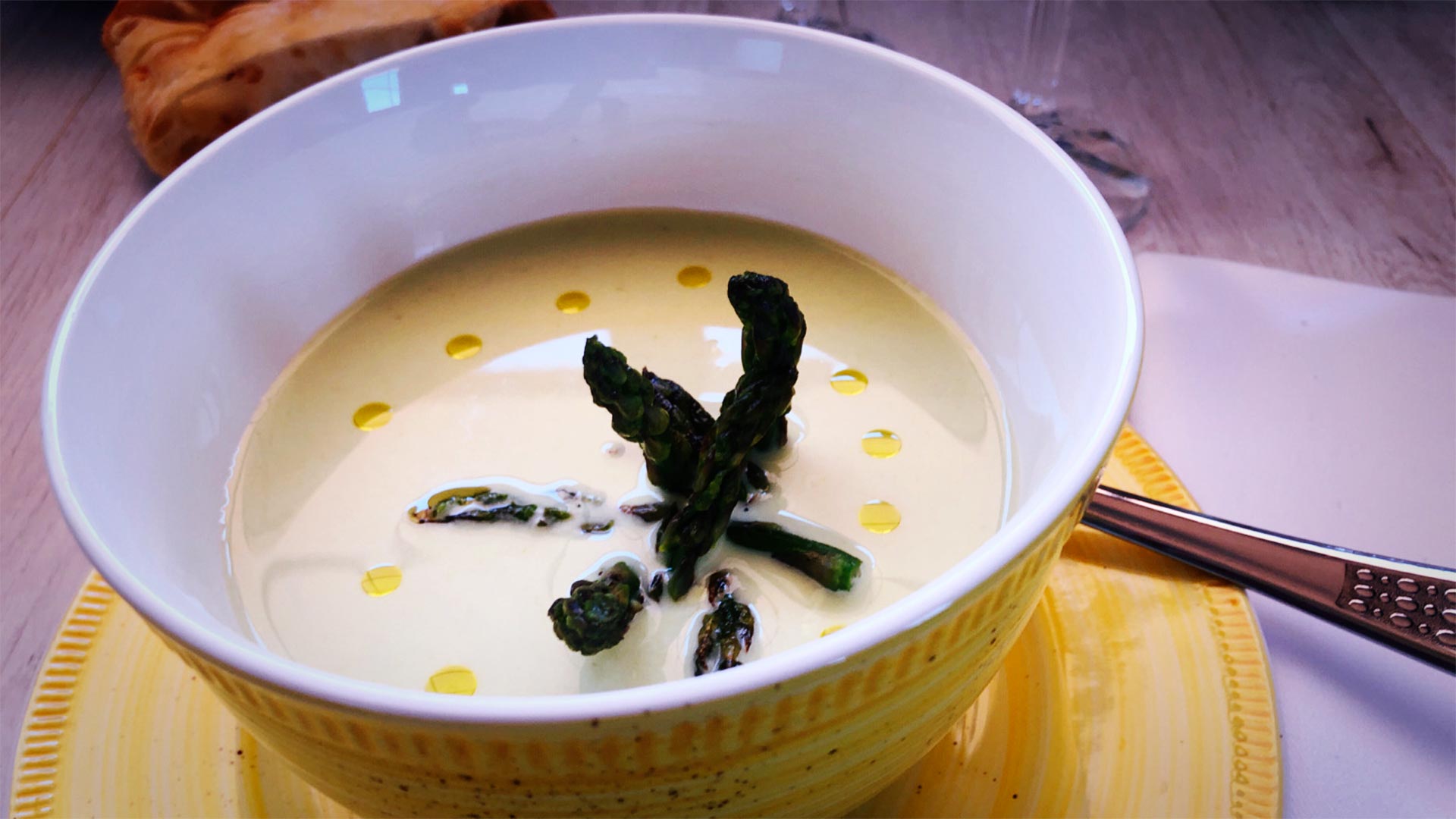 Gazpacho de Espárragos Trigueros. Una Receta Perfecta para los Días de Calor.