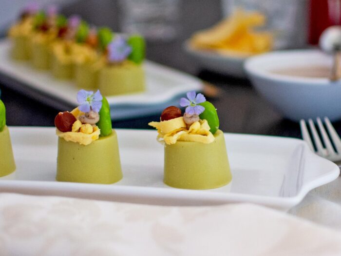 Habas con Salsa de Avellanas