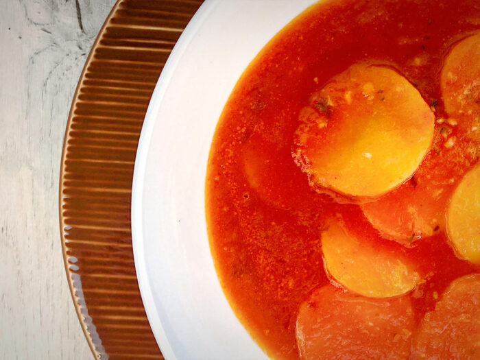 Sopa de Tomates y Patatas Fritas